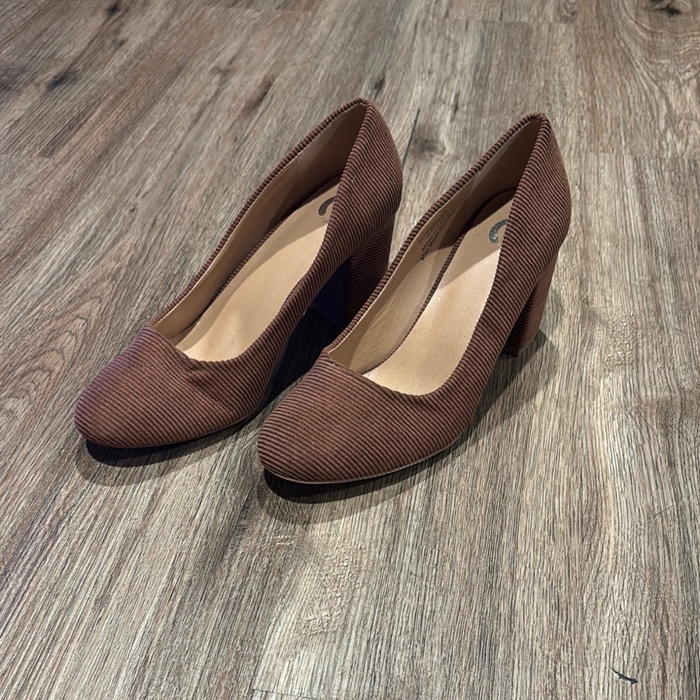 Elegant Brown Women's Heels